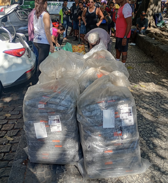 Campanha Projeto Família da Solidariedade — Cobertores e Quentinhas