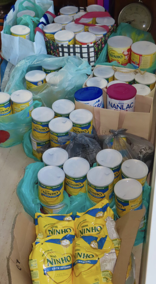 Latas de leite Ninho arrecadadas pelo HopiBox