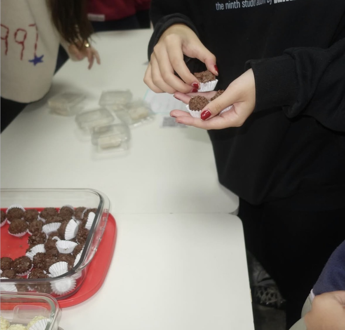 Brigadeiros prontos para venda